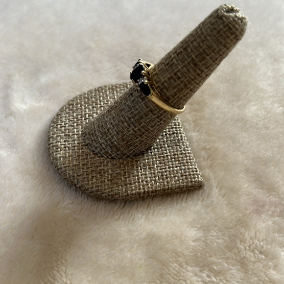 Blue sapphire 14 k gold and diamonds ladies solitaire ring - Picture 3 of 8